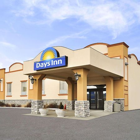 Days Inn By Wyndham Brampton Ngoại thất bức ảnh