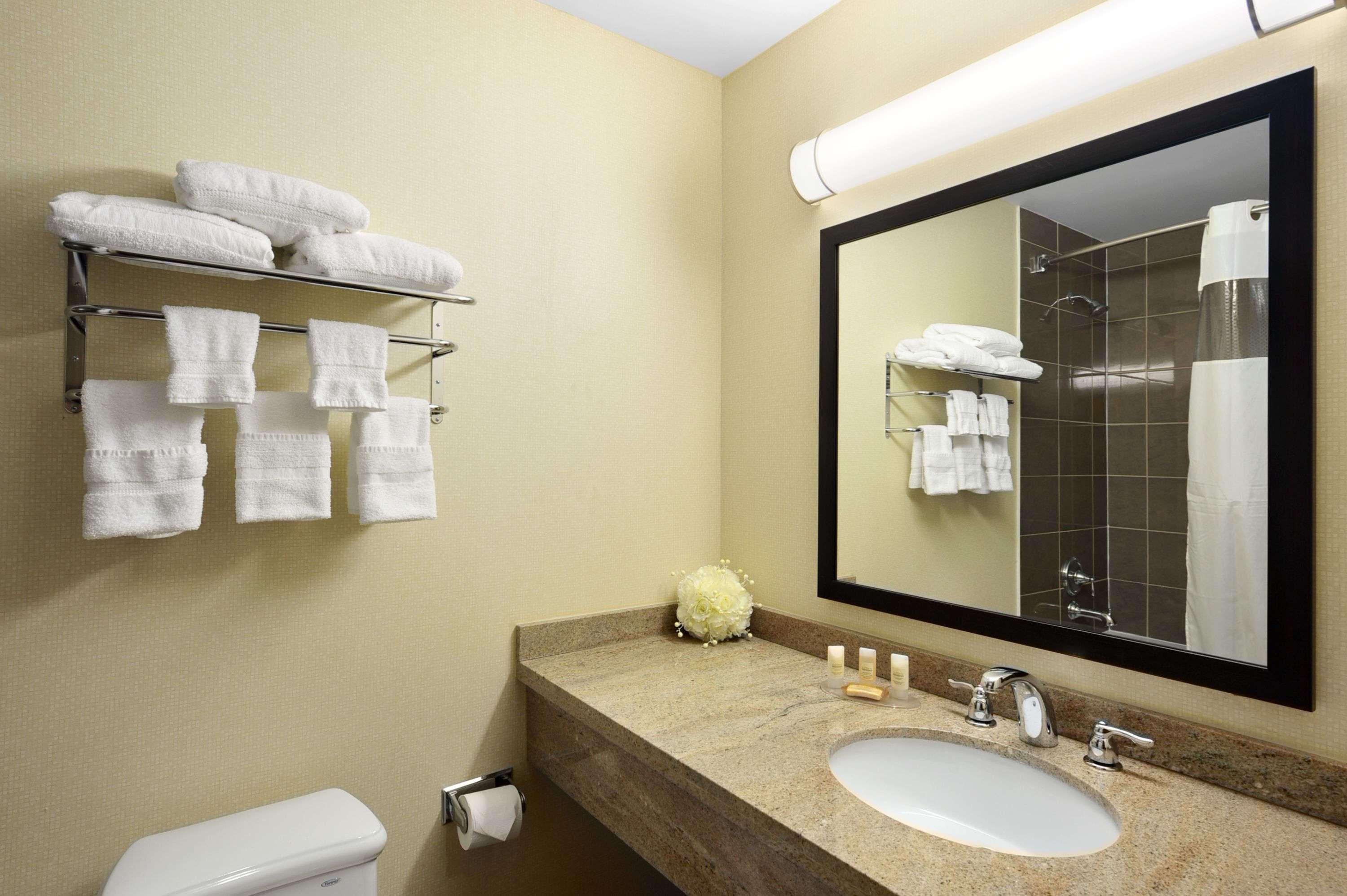 Days Inn By Wyndham Brampton Ngoại thất bức ảnh