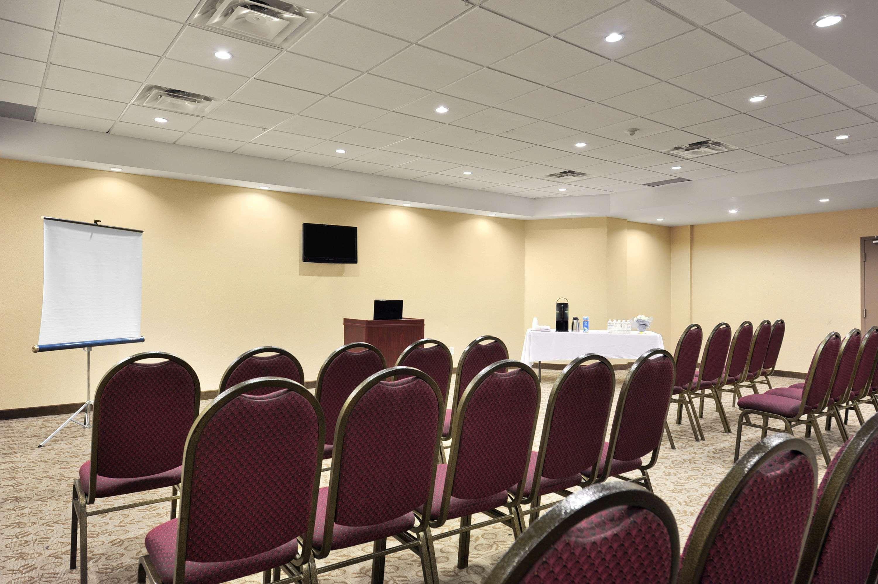 Days Inn By Wyndham Brampton Ngoại thất bức ảnh